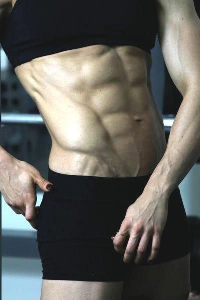 Жінки з міцним пресом (7 фото)