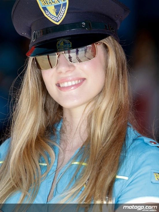 Дівчата з автогонок (66 фото) – фото 12