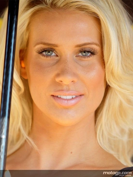 Дівчата з автогонок (66 фото) – фото 14