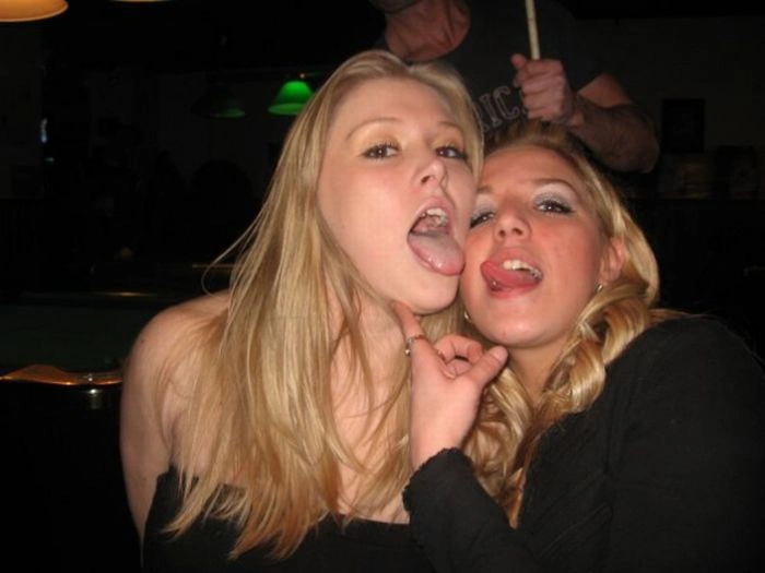 Дівчата цілуються (129 фото) – фото 25