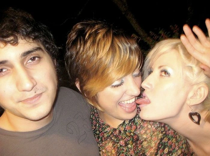 Дівчата цілуються (129 фото) – фото 50