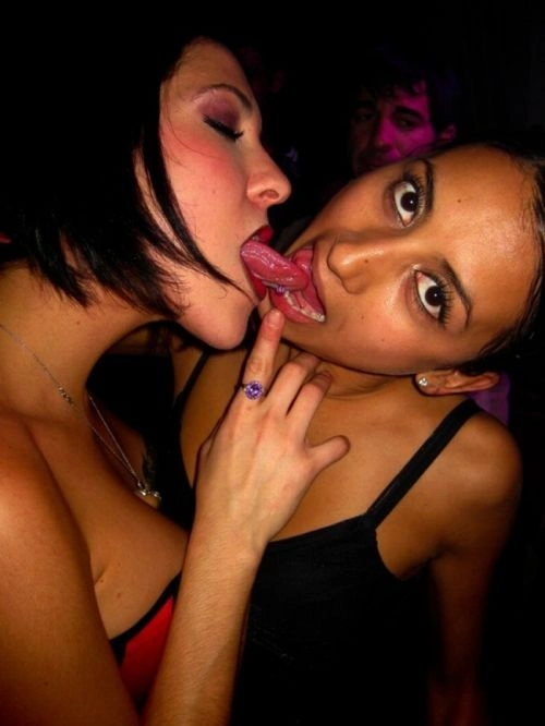 Дівчата цілуються (129 фото) – фото 66