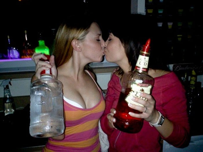 Дівчата цілуються (129 фото) – фото 71