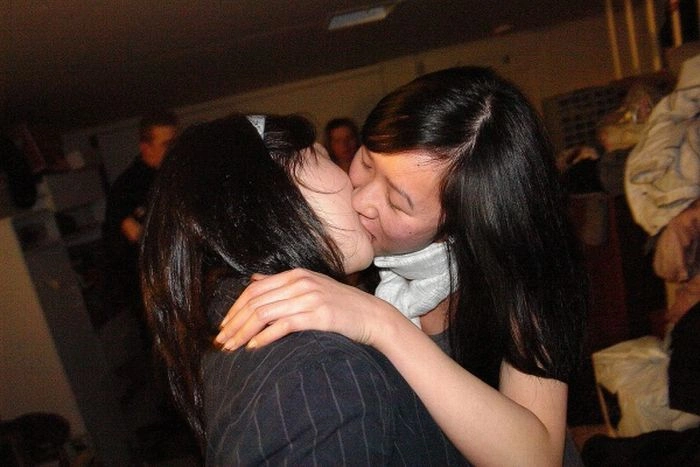 Дівчата цілуються (129 фото) – фото 77