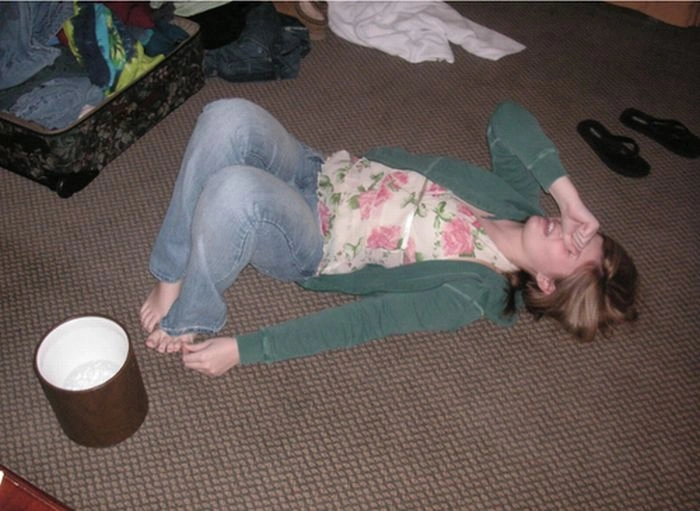 Милі дівчата з вивихнутими ногами (18 фото) – фото 5