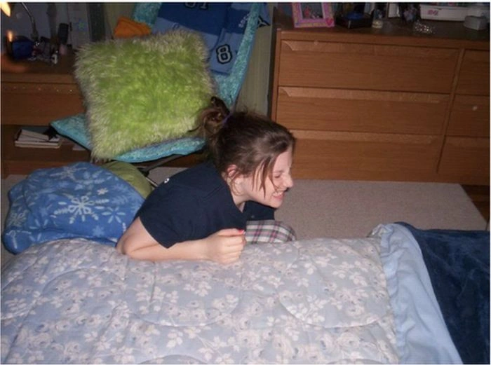 Милі дівчата з вивихнутими ногами (18 фото) – фото 11