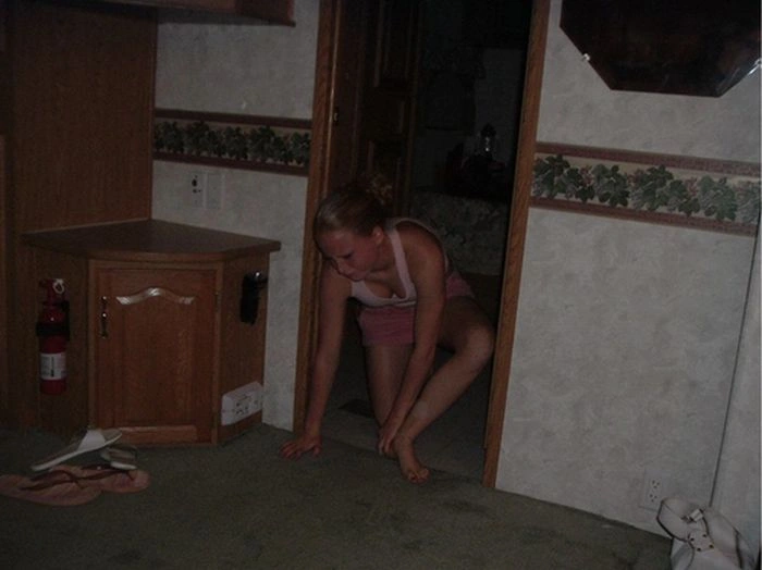 Милі дівчата з вивихнутими ногами (18 фото) – фото 12