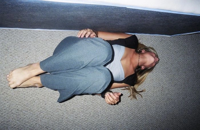 Милі дівчата з вивихнутими ногами (18 фото) – фото 14