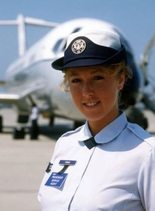 Дівчата та літаки (59 фото) – фото 5