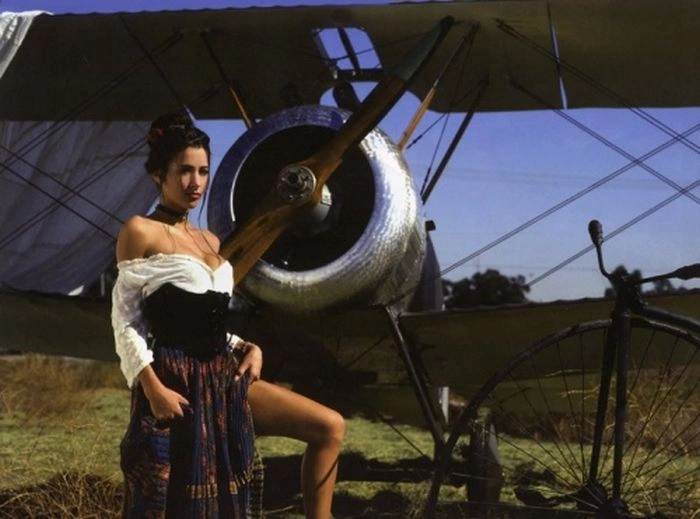 Дівчата та літаки (59 фото) – фото 20