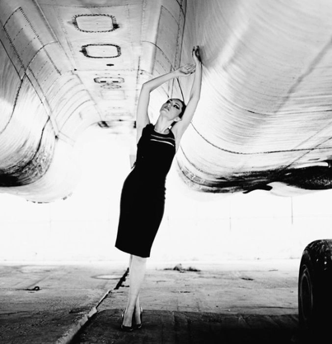 Дівчата та літаки (59 фото) – фото 36