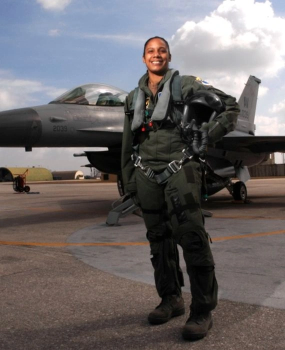 Дівчата та літаки (59 фото) – фото 47