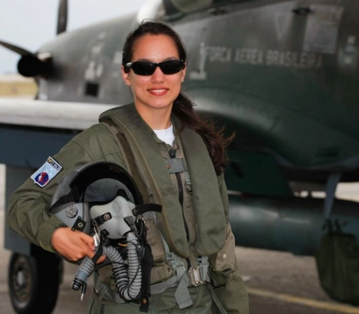 Дівчата та літаки (59 фото) – фото 53