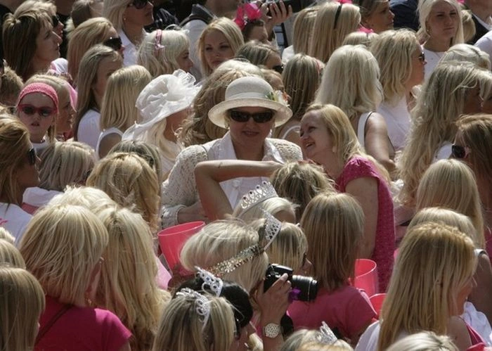 Парад блондинок у Ризі (26 фото) – фото 23