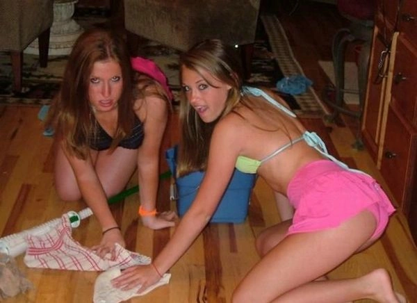 Гарні дівчата на роботі вдома (34 фото) – фото 4