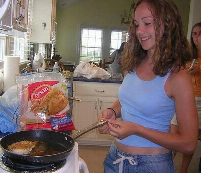 Гарні дівчата на роботі вдома (34 фото) – фото 9