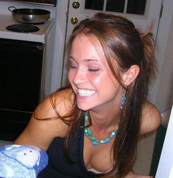 Гарні дівчата на роботі вдома (34 фото) – фото 11