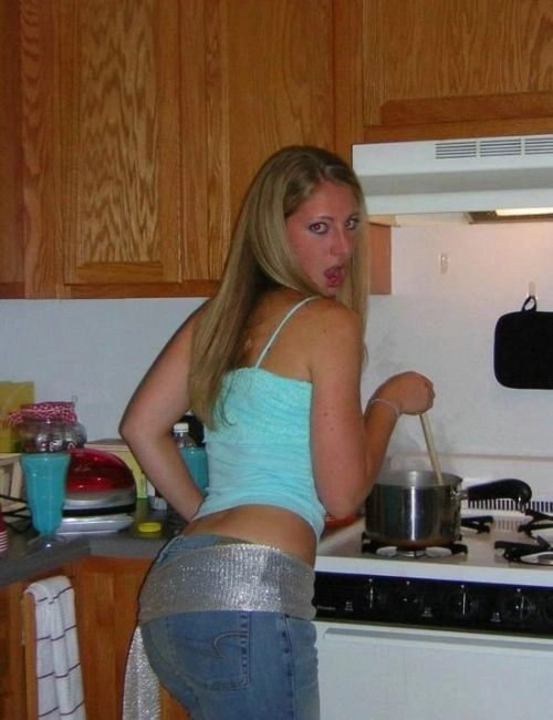 Гарні дівчата на роботі вдома (34 фото) – фото 14