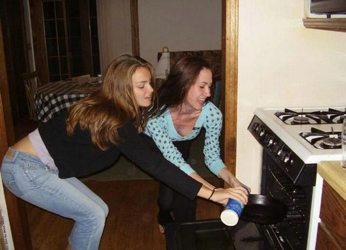 Гарні дівчата на роботі вдома (34 фото) – фото 16