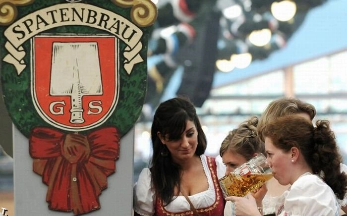 Дівчата Октоберфесту 2009 (34 фото) – фото 14