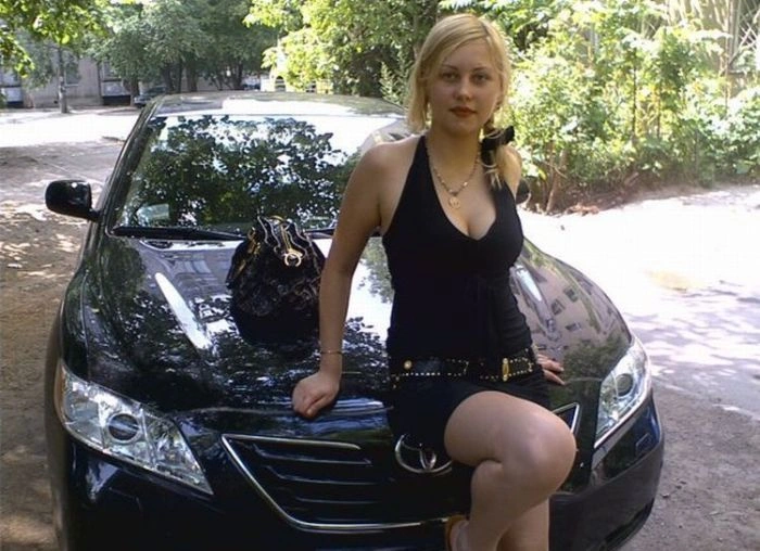 Наші дівчата і їх автомобілі (35 фото) – фото 3