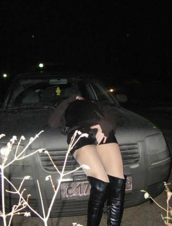 Наші дівчата і їх автомобілі (35 фото) – фото 24