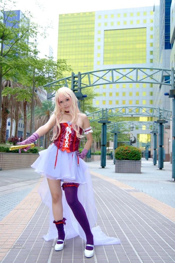 Красива дівчина-косплейша (32 фото) – фото 7
