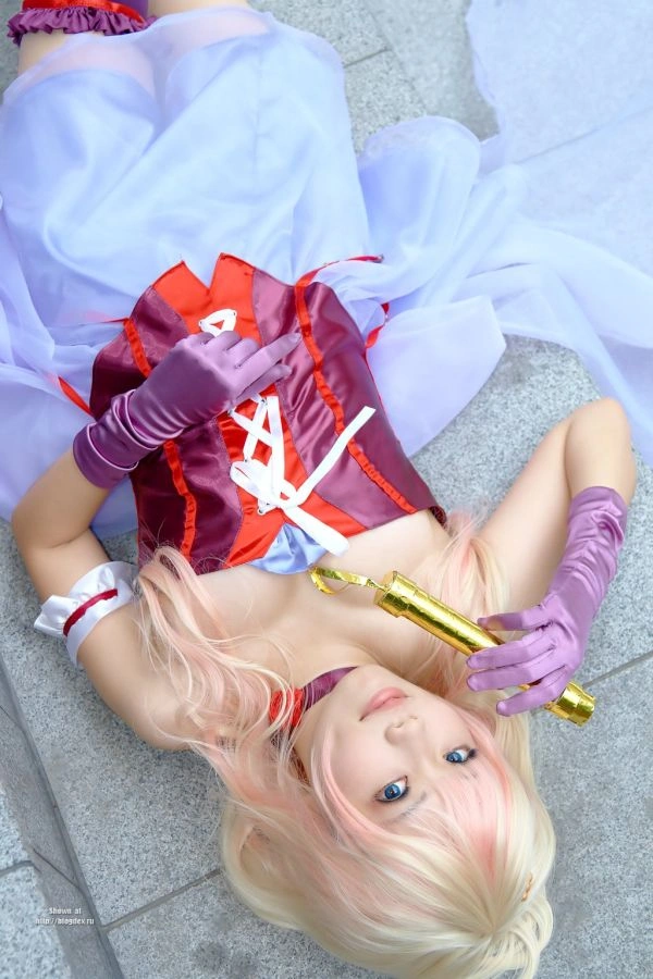 Красива дівчина-косплейша (32 фото) – фото 19