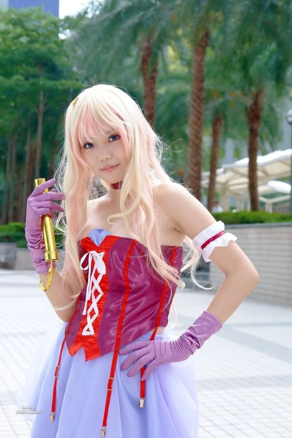 Красива дівчина-косплейша (32 фото) – фото 27