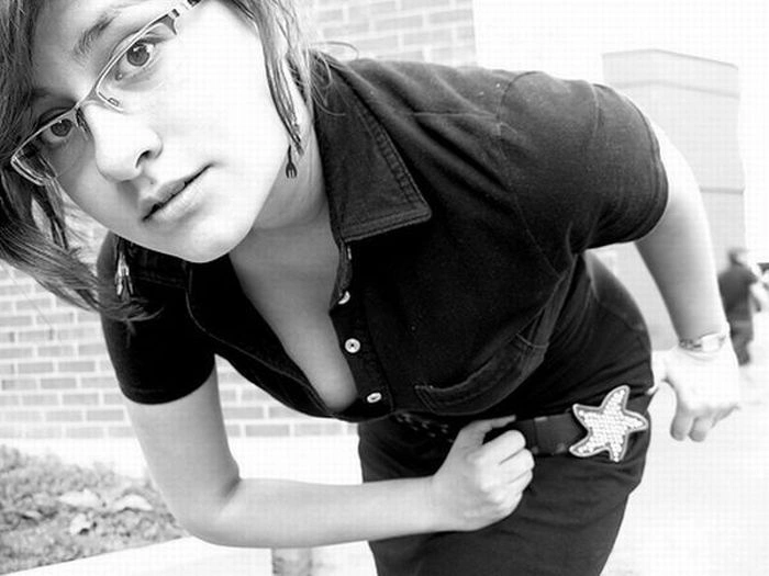 Дівчата, яким дуже пасують окуляри (67 фото) – фото 14