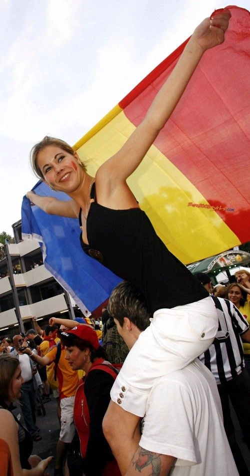 Трохи миленьких вболівальниць (43 фото) – фото 7