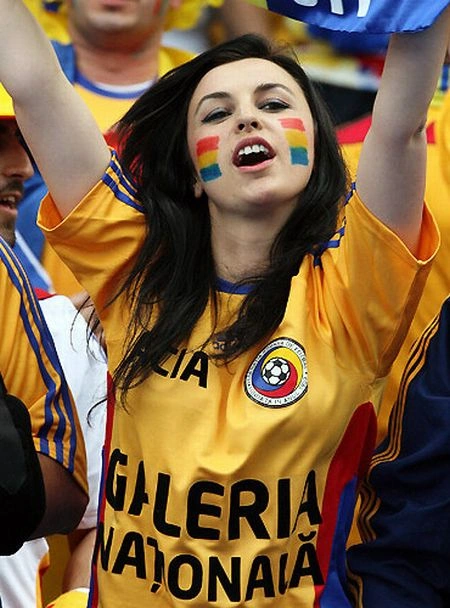 Трохи миленьких вболівальниць (43 фото) – фото 17