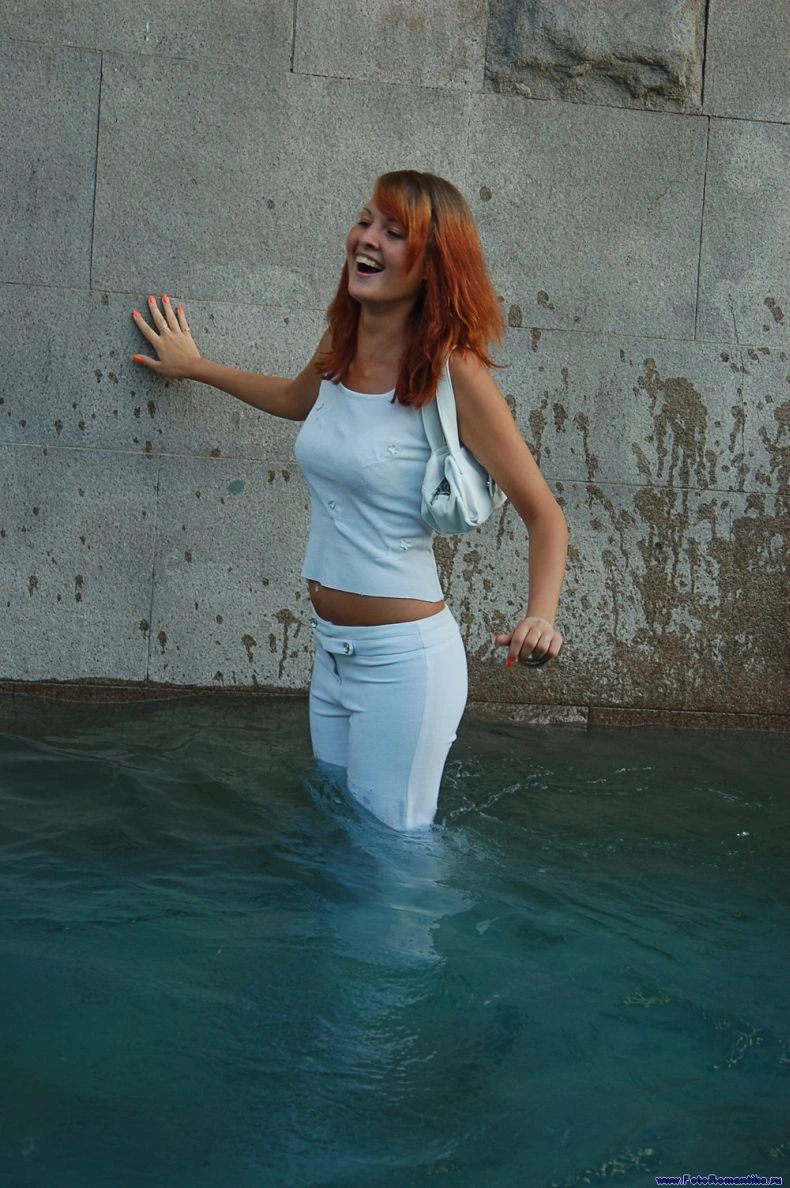 Дівчата у фонтанах (59 фото) – фото 12