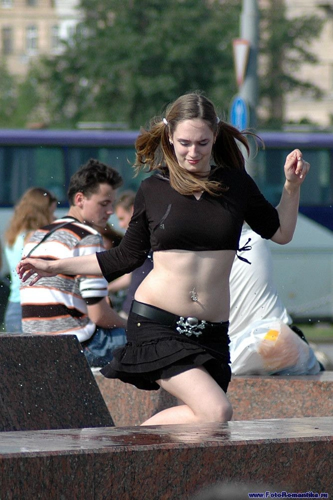 Дівчата у фонтанах (59 фото) – фото 54