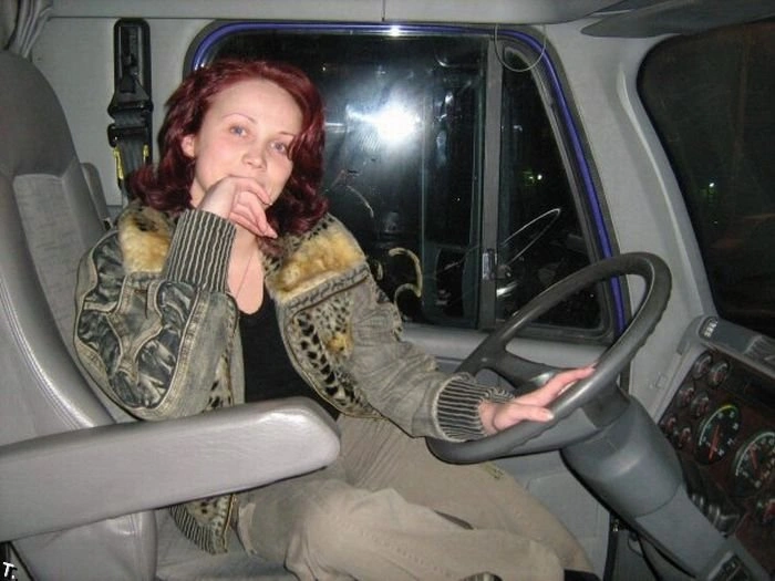 Дівчата за кермом (43 фото) – фото 2