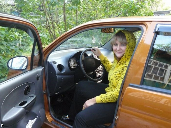 Дівчата за кермом (43 фото) – фото 8