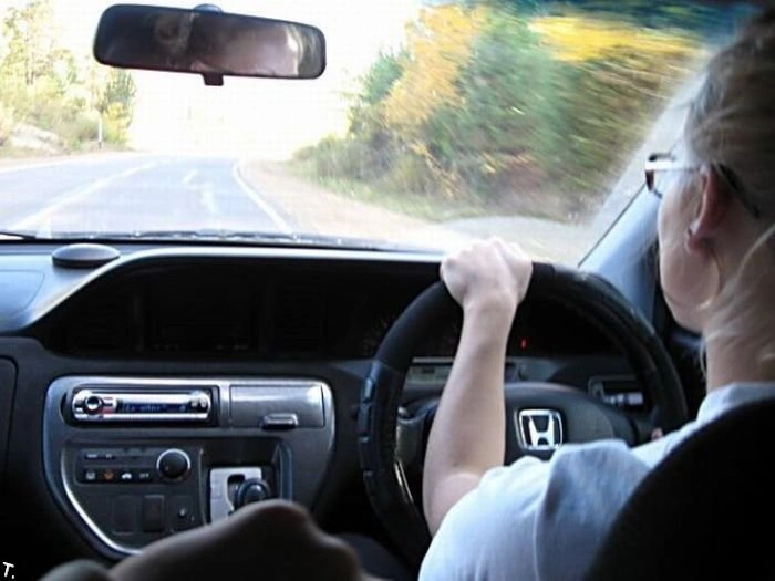 Дівчата за кермом (43 фото) – фото 9