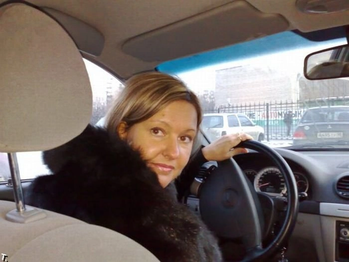 Дівчата за кермом (43 фото) – фото 10