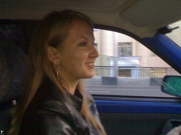 Дівчата за кермом (43 фото) – фото 11