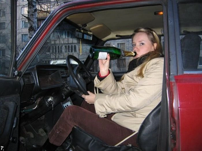 Дівчата за кермом (43 фото) – фото 23