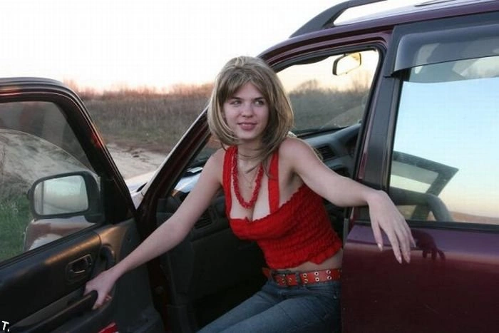 Дівчата за кермом (43 фото) – фото 26