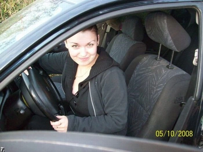 Дівчата за кермом (43 фото) – фото 33