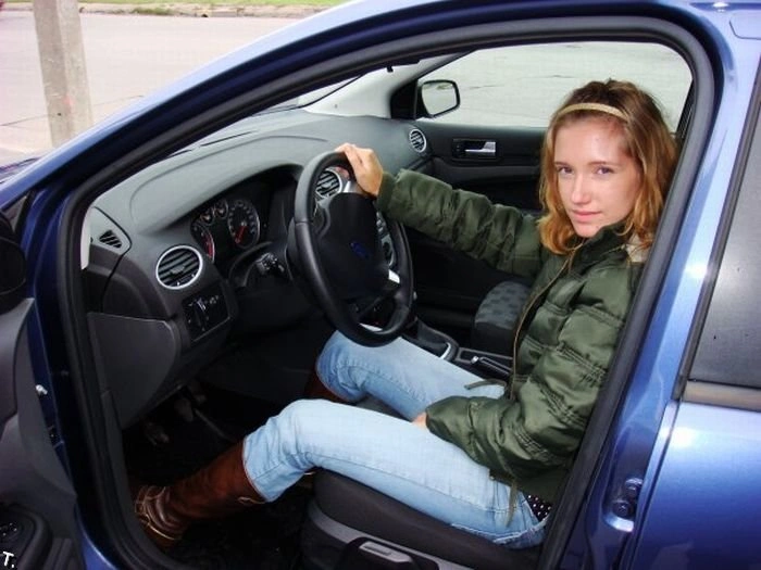 Дівчата за кермом (43 фото) – фото 38