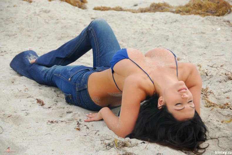 Денис Милані (Denise Milani) (140 фото) - перекладено. – фото 3