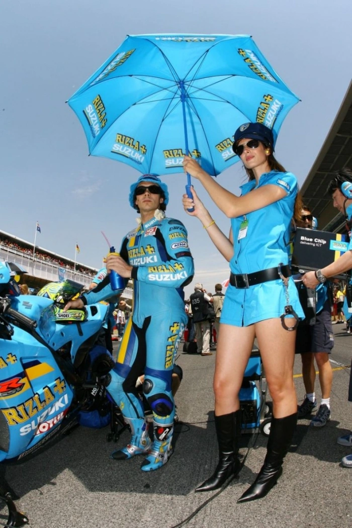 Дівчата з Suzuki (56 фото) – фото 9