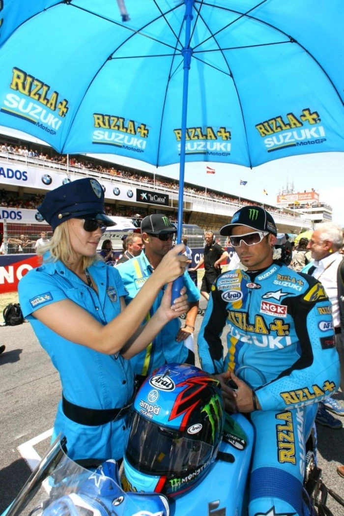 Дівчата з Suzuki (56 фото) – фото 10