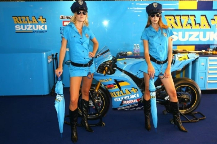 Дівчата з Suzuki (56 фото) – фото 16