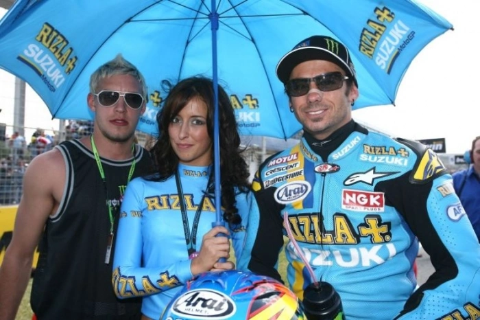 Дівчата з Suzuki (56 фото) – фото 32