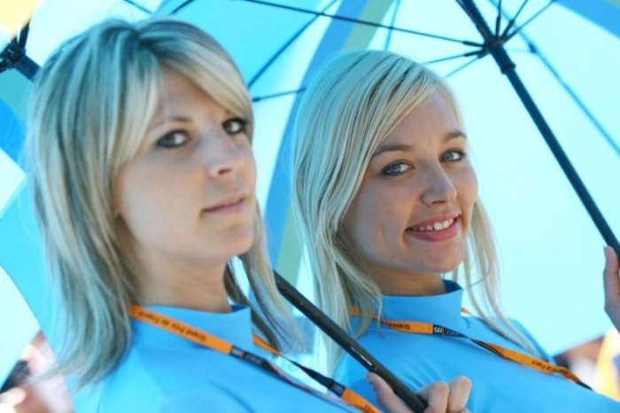 Дівчата з Suzuki (56 фото) – фото 35