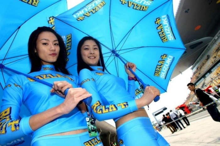 Дівчата з Suzuki (56 фото) – фото 53